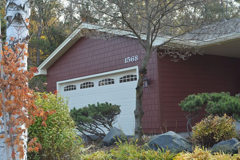 Eagan Minnesota James Hardie Countrylane Red Lap Siding & Shakes