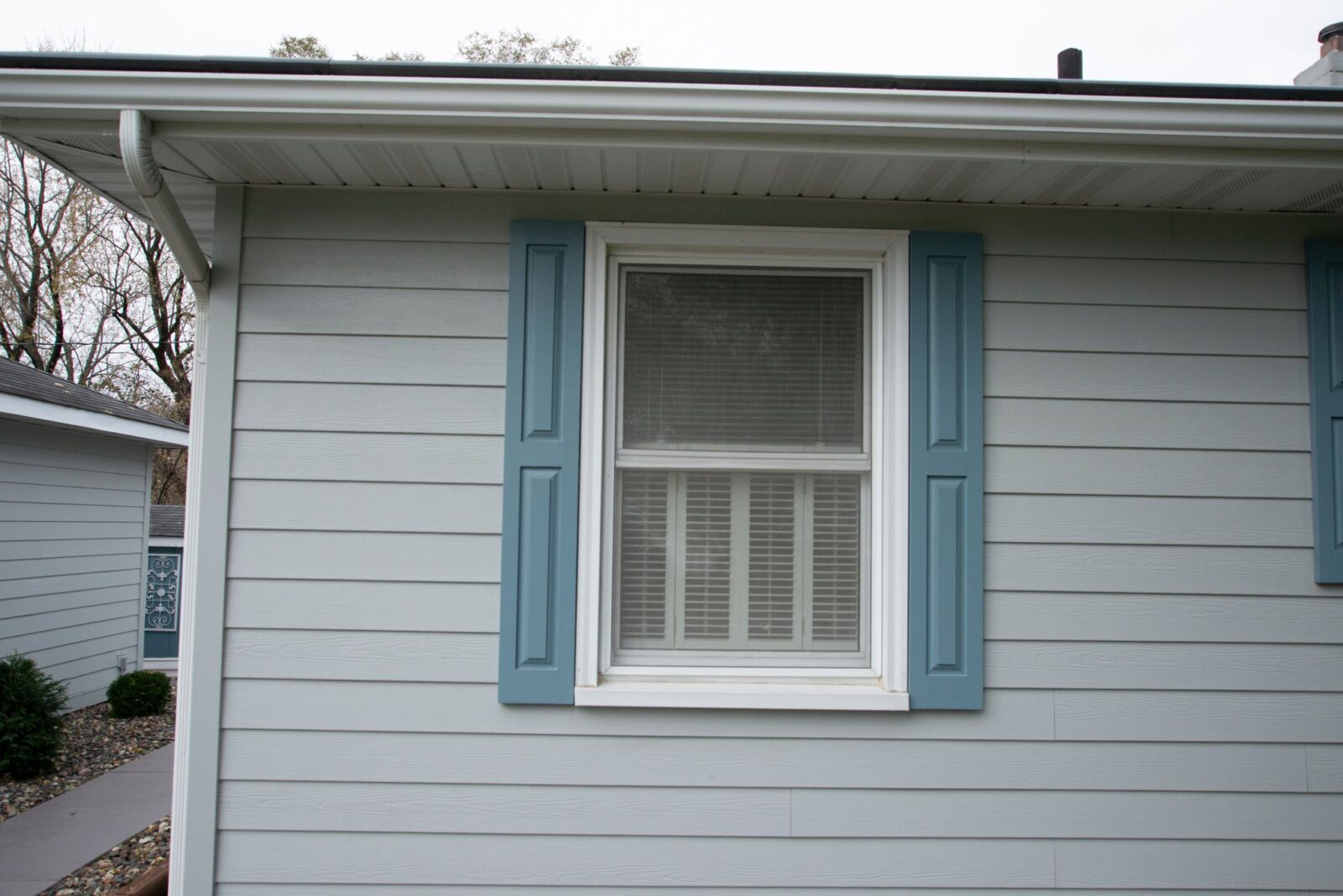 Andover Minnesota James Hardie Siding Light Mist with Hardie Shutters