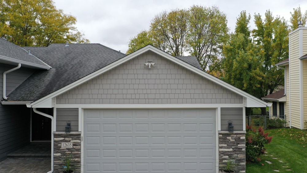 Maple Grove James Hardie Siding Minnesota Aged Pewter & Pearl Gray