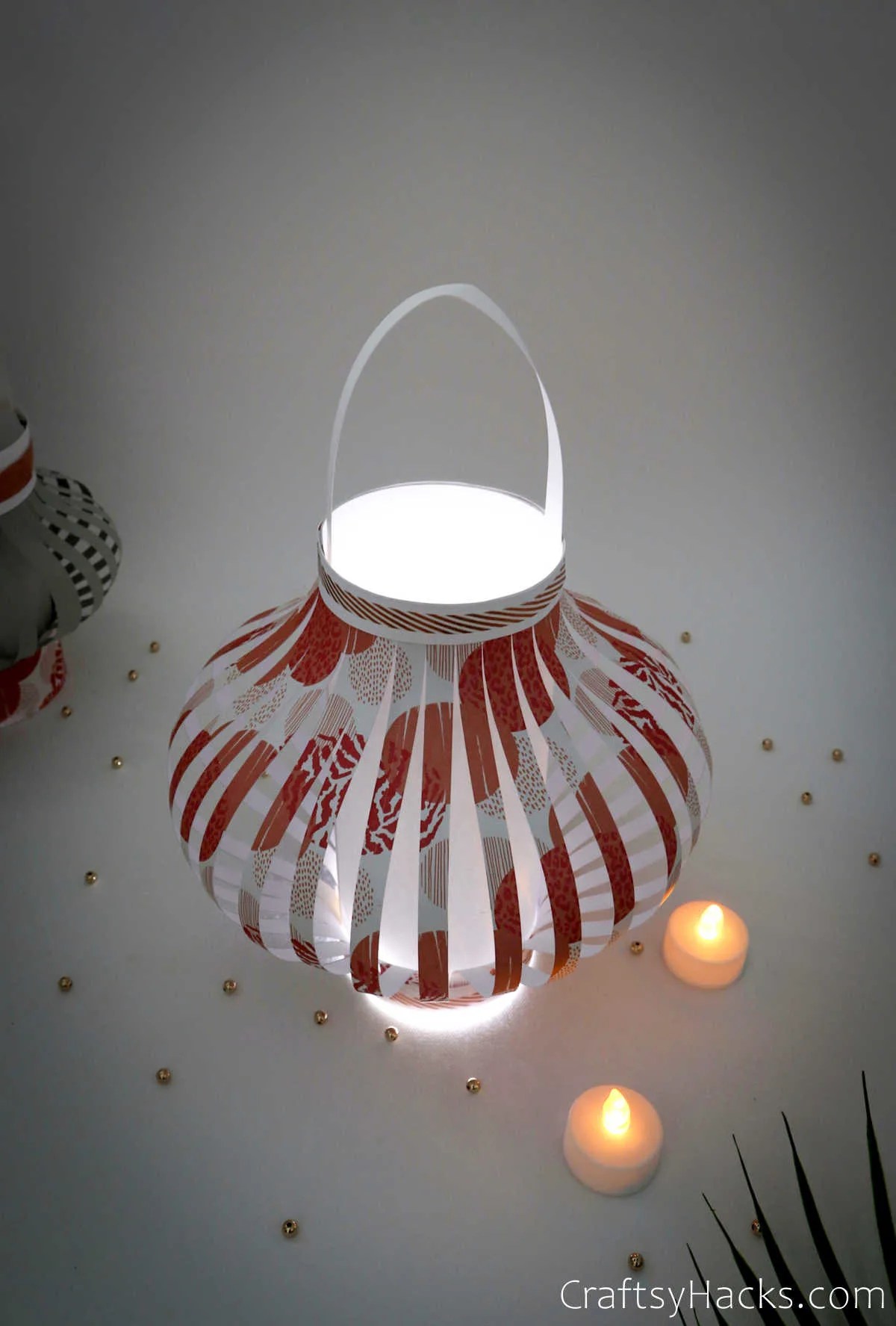 How to Make Paper Lanterns (StepbyStep) Craftsy Hacks