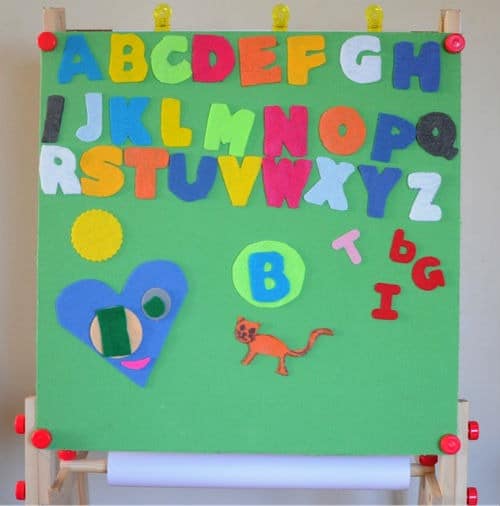 Felt Board Easel DIY