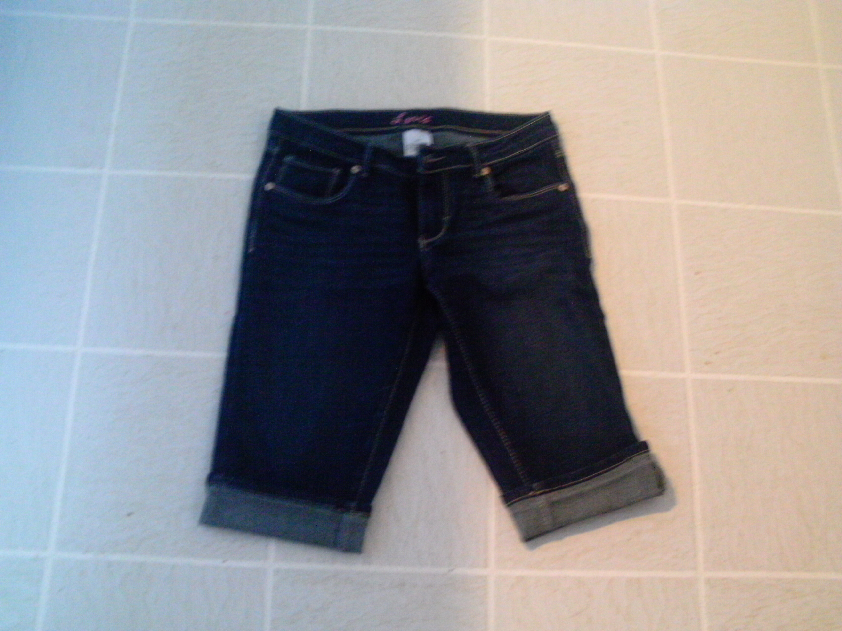 How To Turn Jeans Into Shorts Craftyz