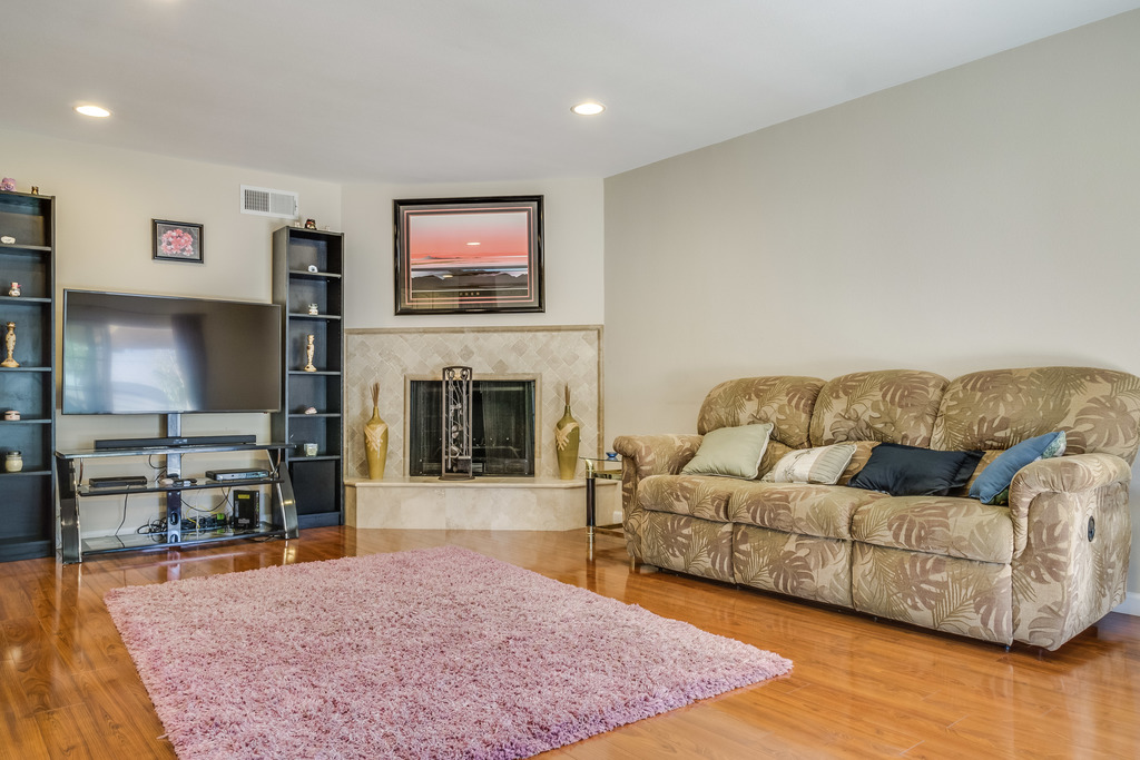 1345 S Moonstone Street