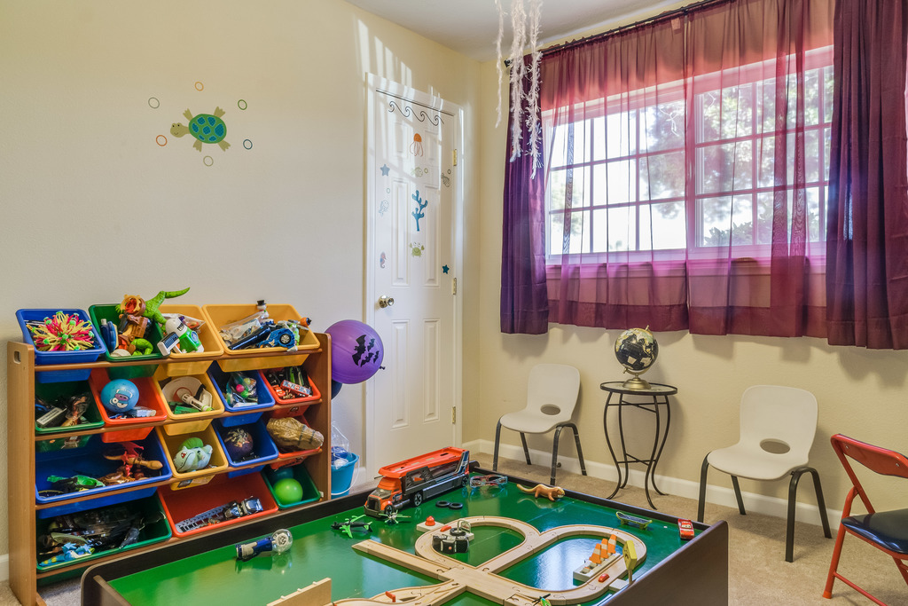 1345 S Moonstone Street