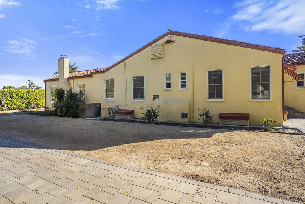 5541 Cartwright Avenue