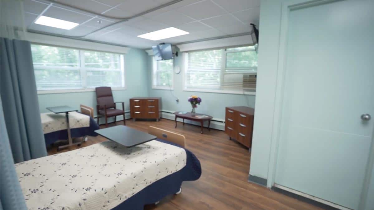 Nursing Home Amenities & Housekeeping Services in Cranford