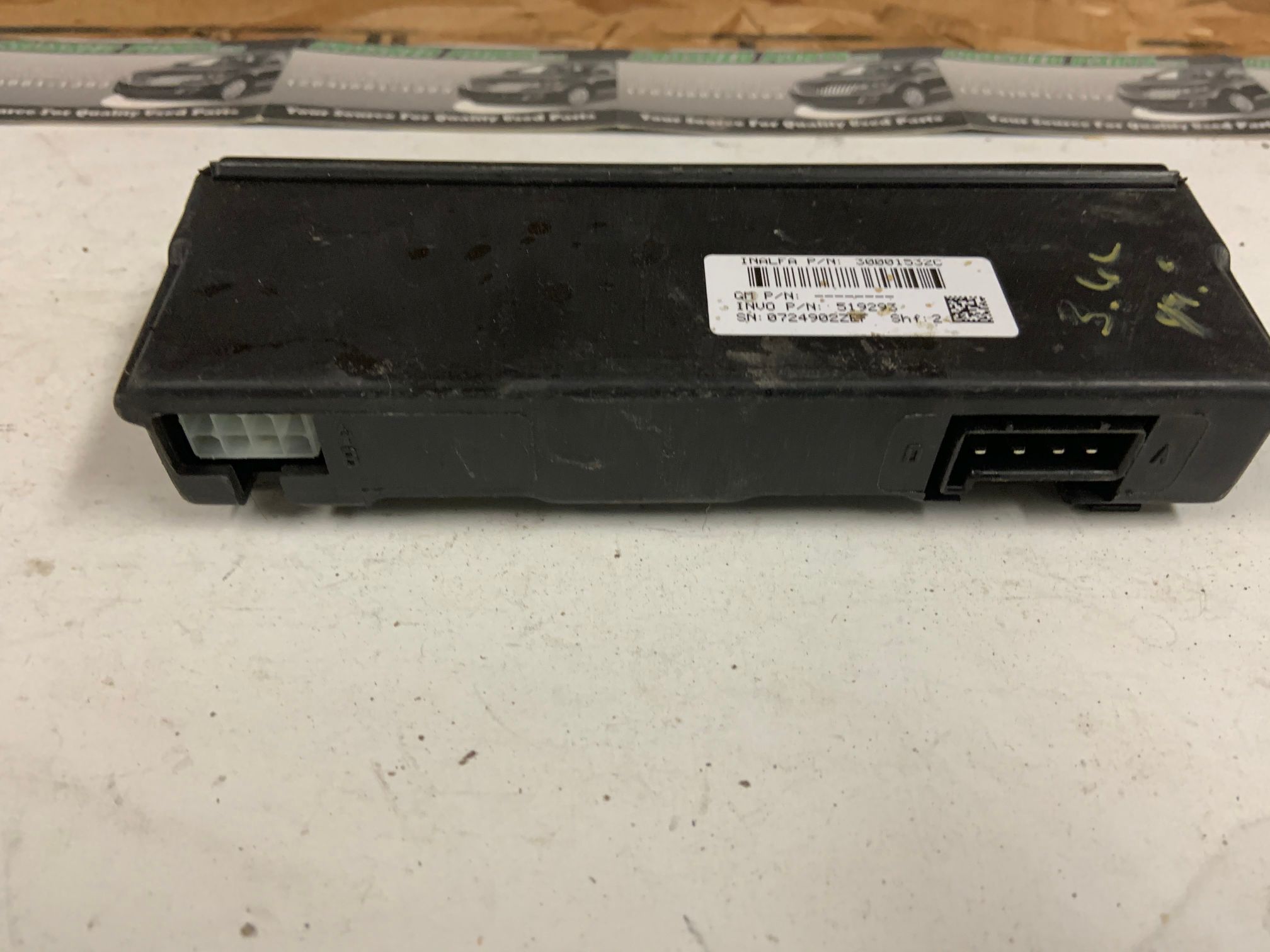 Chevrolet Equinox Sunroof Module Part 30001532C