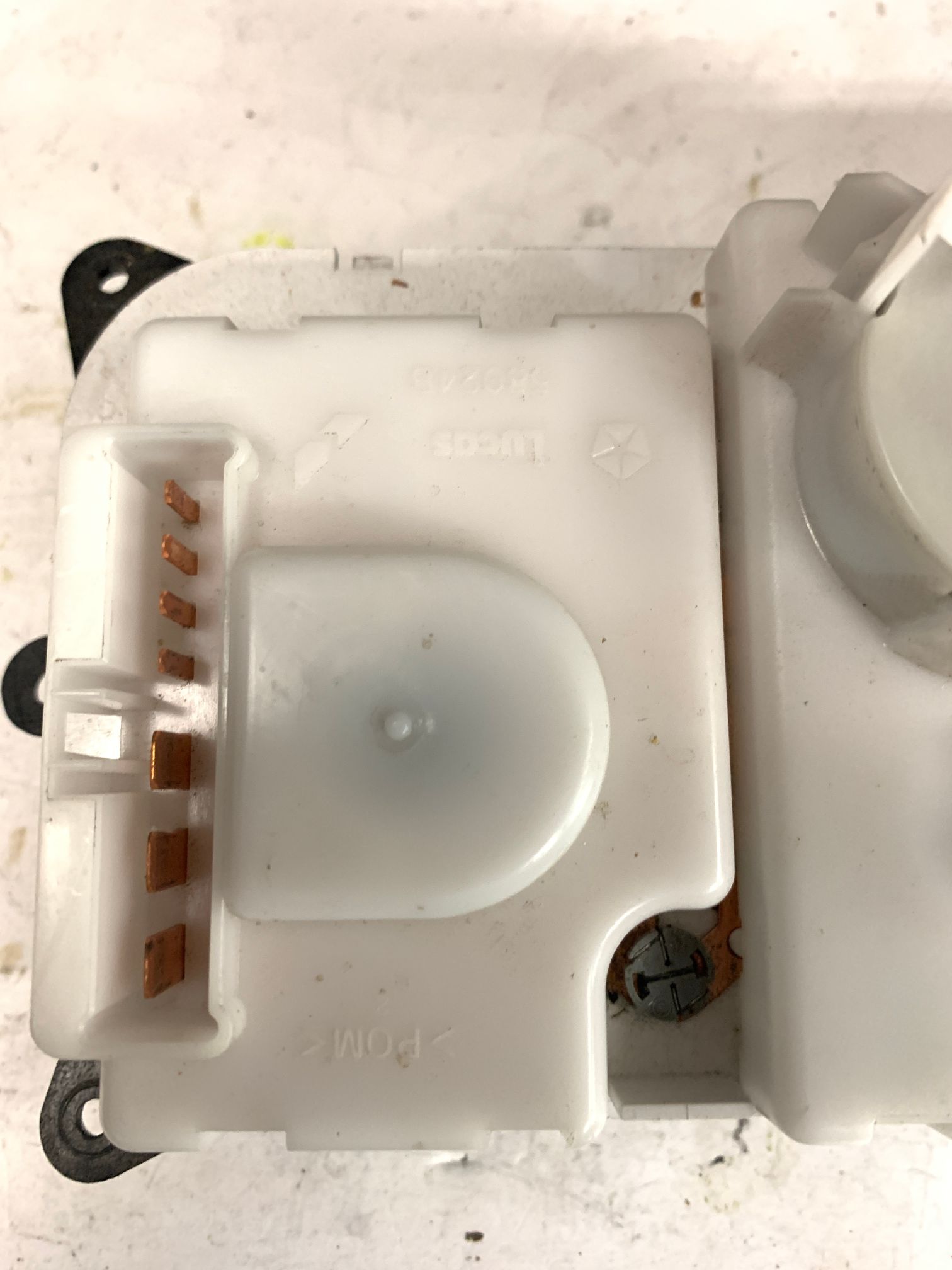 Jeep Liberty Climate Control Module Part P55037533AD