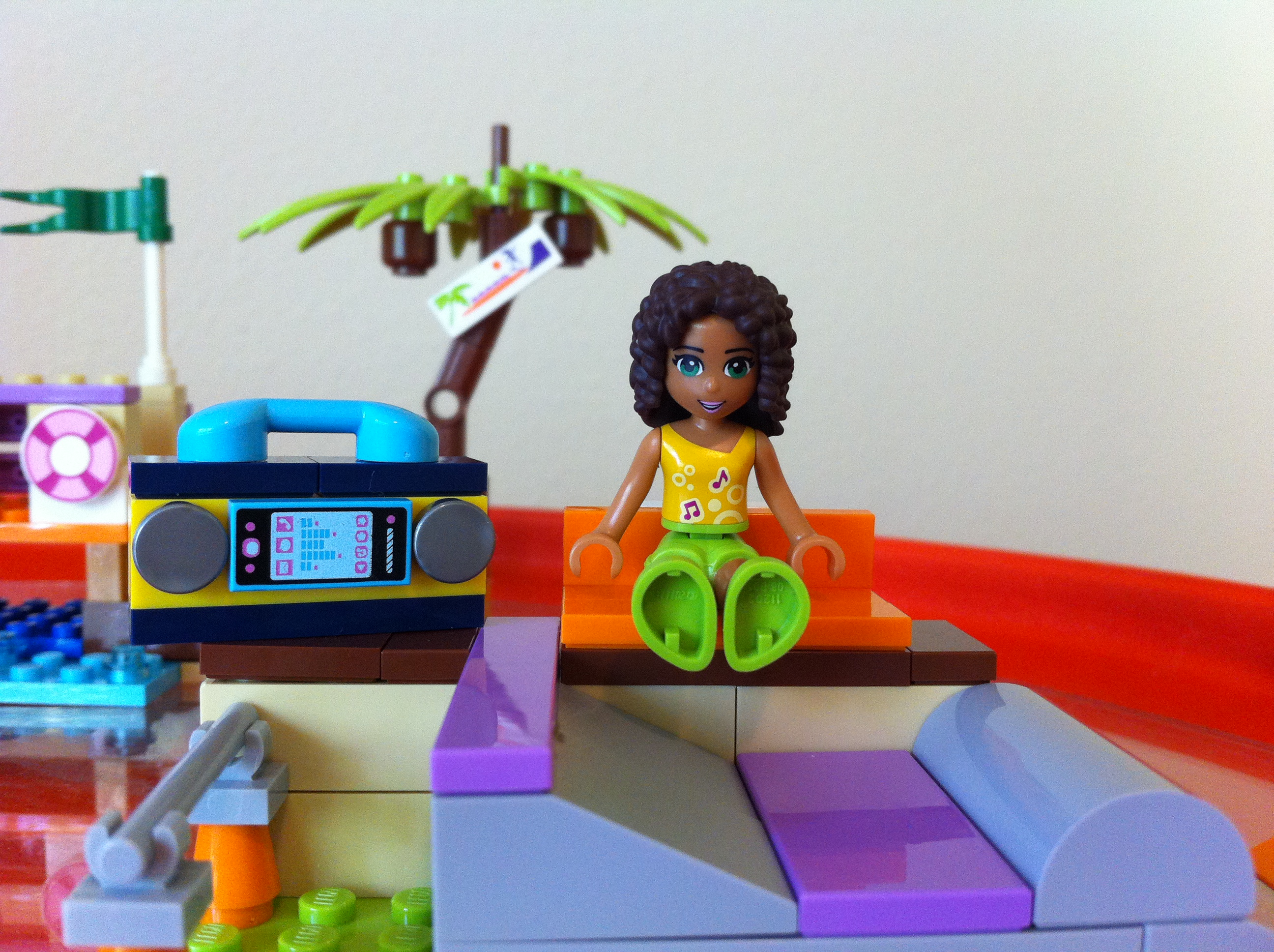 LEGO Friends Heartlake Skate Park Crazy Awesome Bella