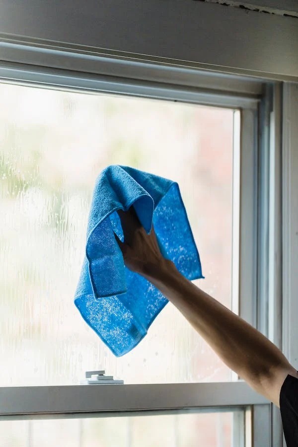 How to Clean Windows at Home? CR Cleaning Pros