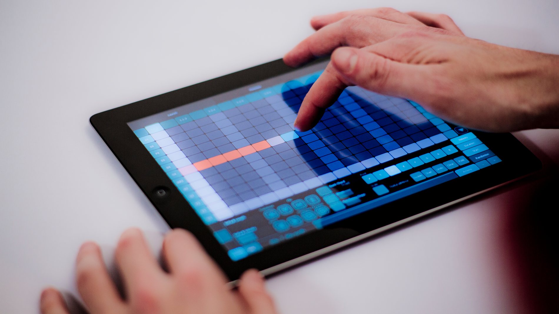Touch Ableton Live LiveControl 2 Brings Finger Controls to iPad; Griid