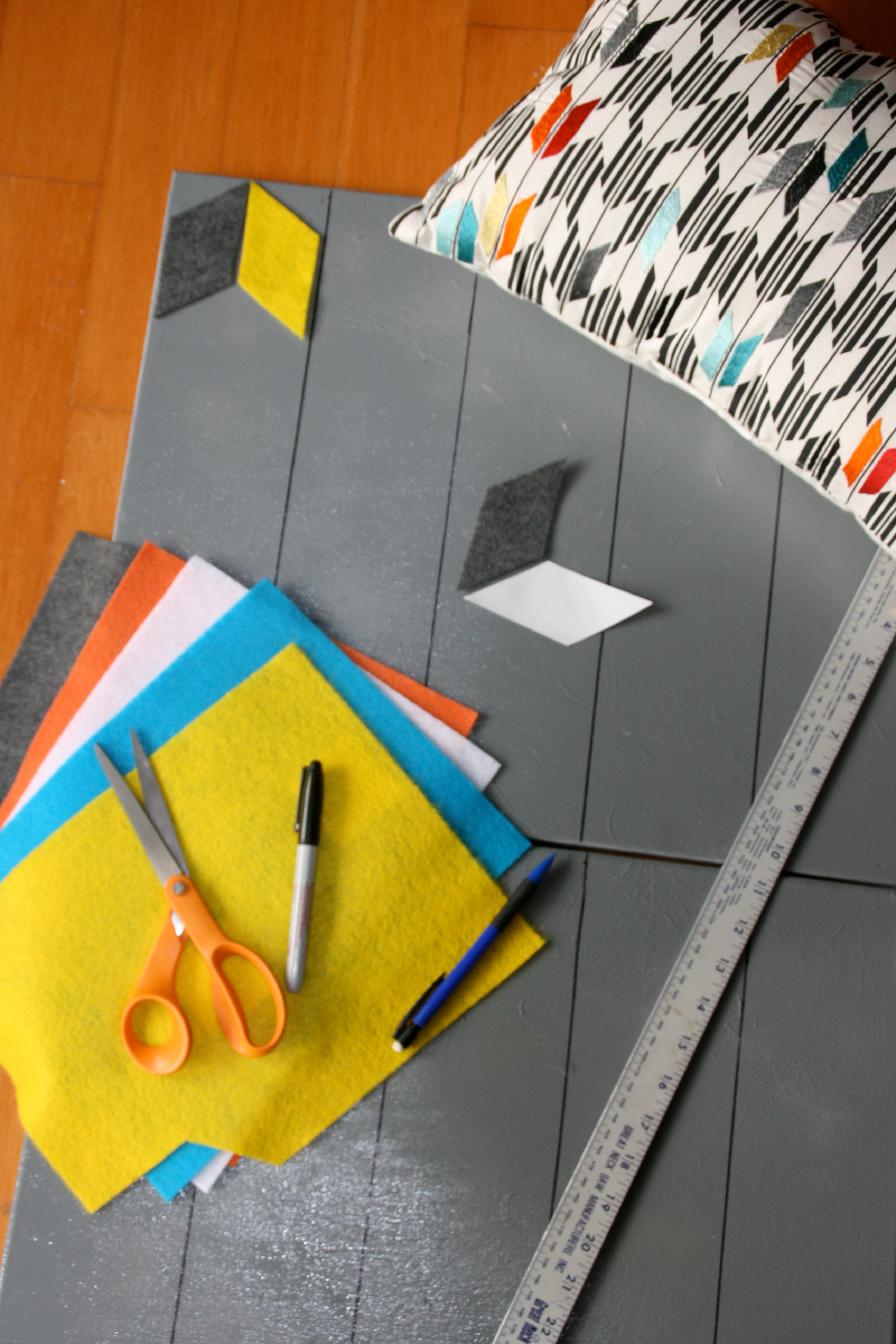 DIY wall art {perfect for a rental} C.R.A.F.T.