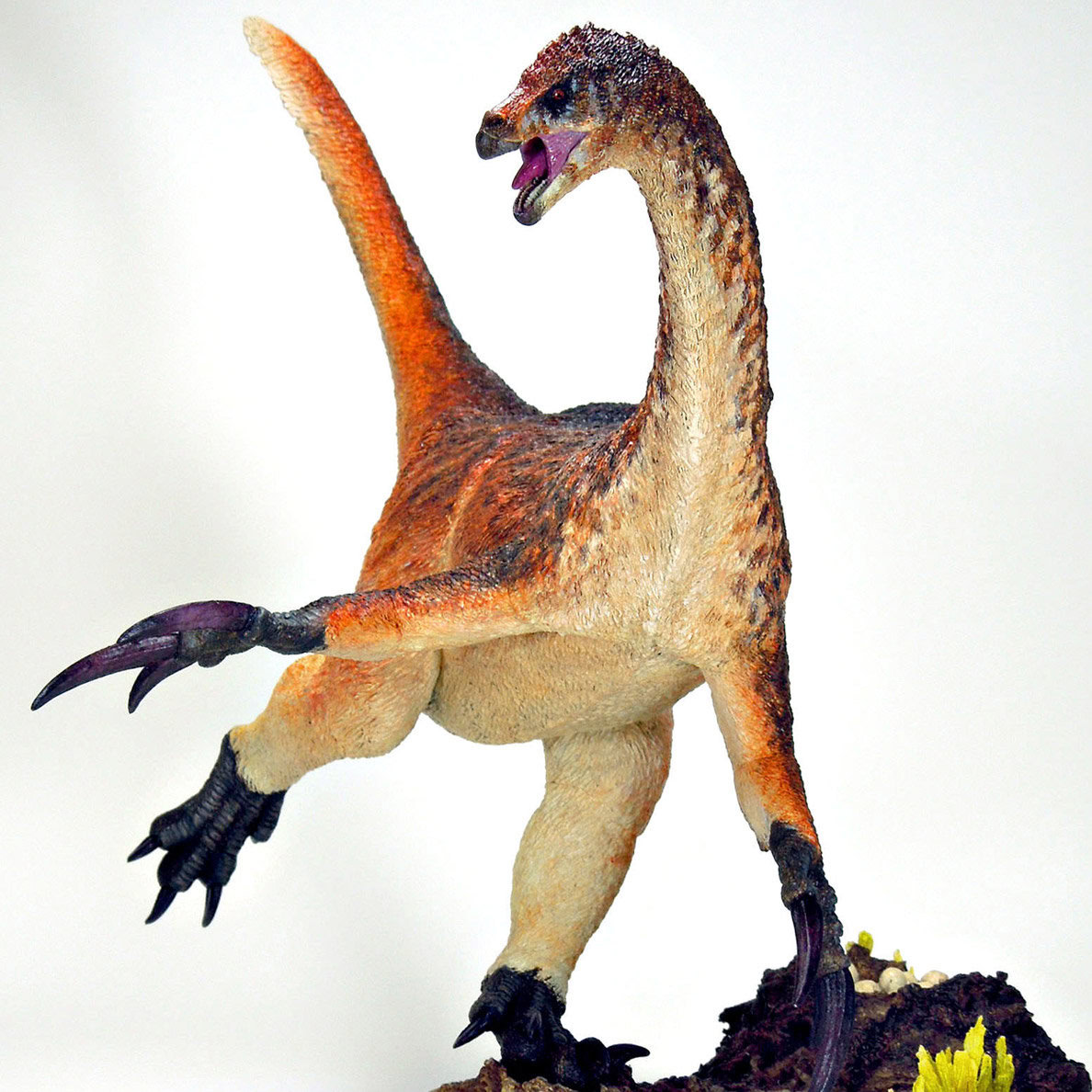 Therizinosaurus model kit to