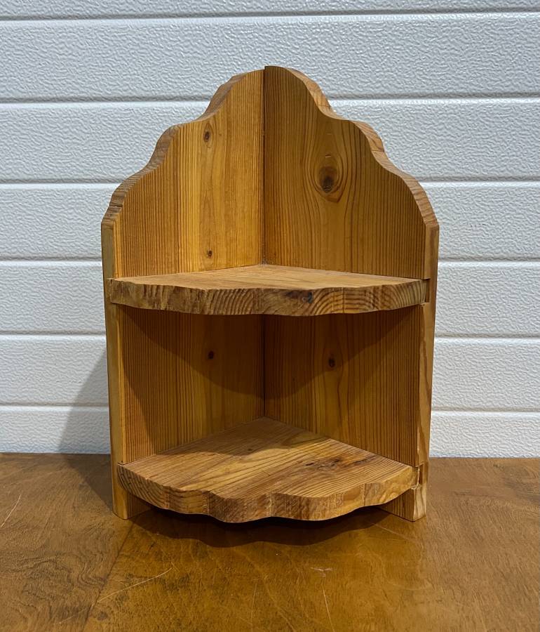 Heavy Duty Rustic Knotty Pine 2Level Corner Wall Shelf with Beveled