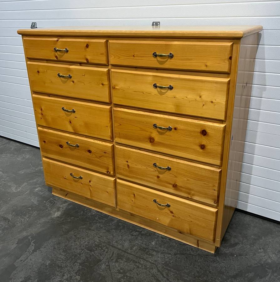 High End 10Drawer Handcrafted Knotty Pine Dresser with Dovetailed