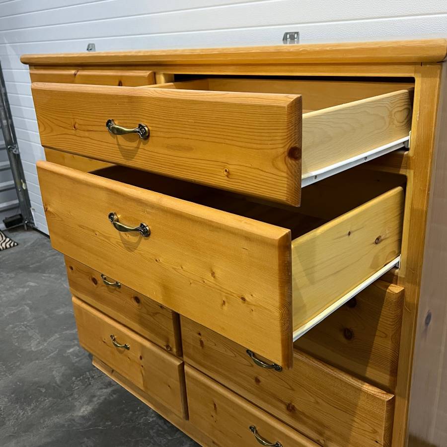 High End 10Drawer Handcrafted Knotty Pine Dresser with Dovetailed