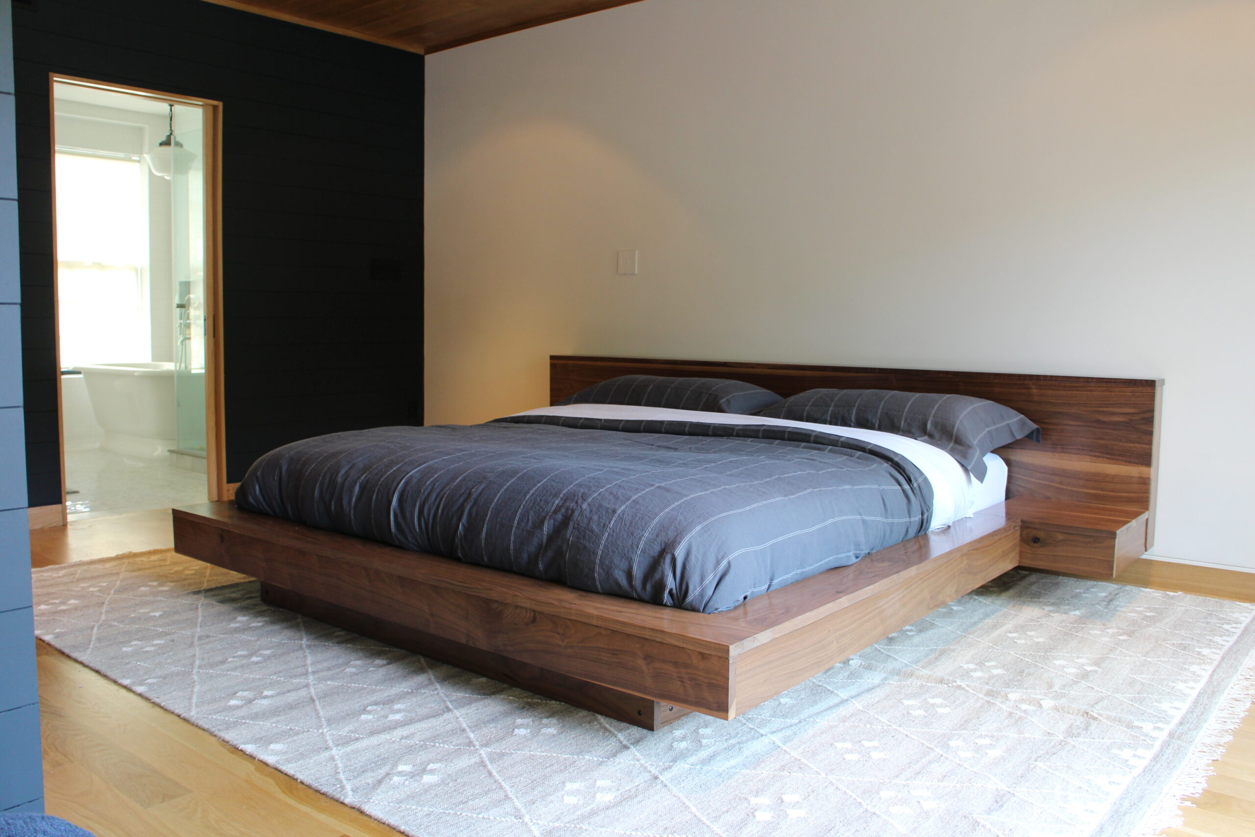 Walnut Bed CreativeBuild