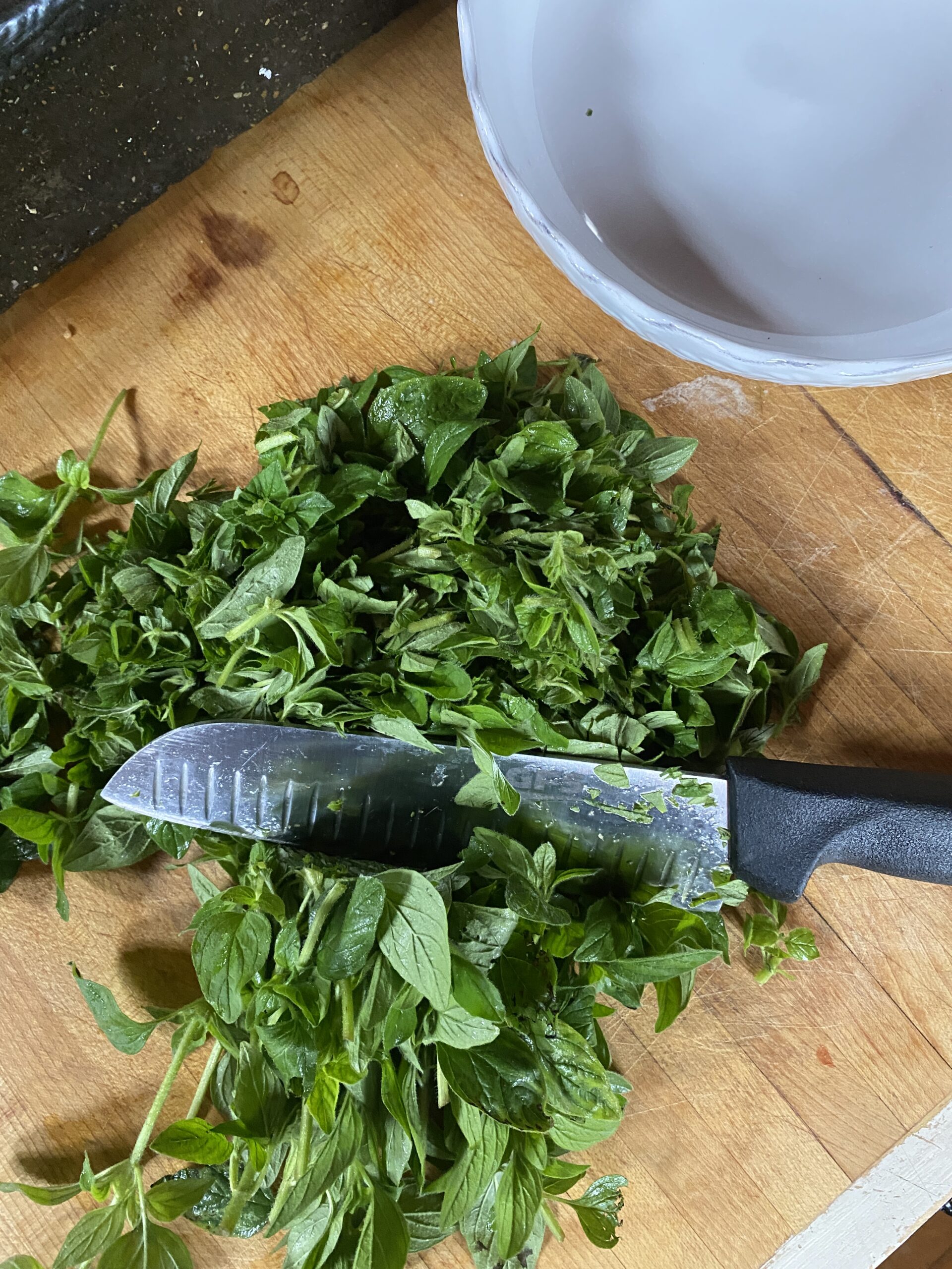 How to make an oregano tincture with fresh herbs CREATIVE CAIN CABIN