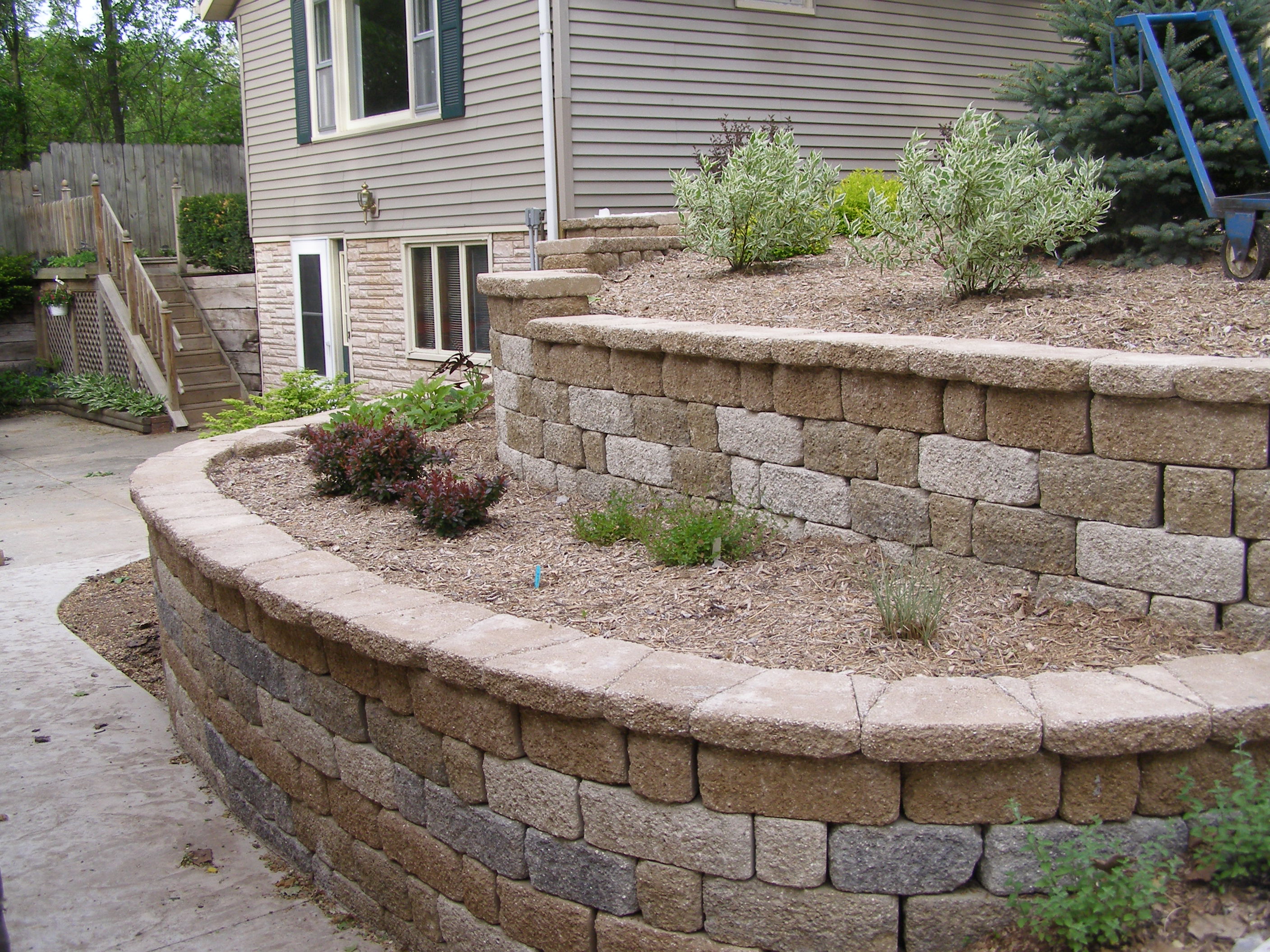 Rockford Retaining Wall Creative Concrete and Landscaping