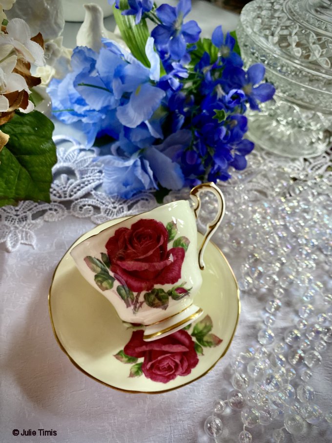 Charming Vintage Tea Cups Creative Design