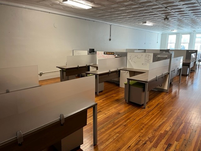 Steelcase Answer 5’6”x6’, 54H & 48H Creative Business Used Furniture