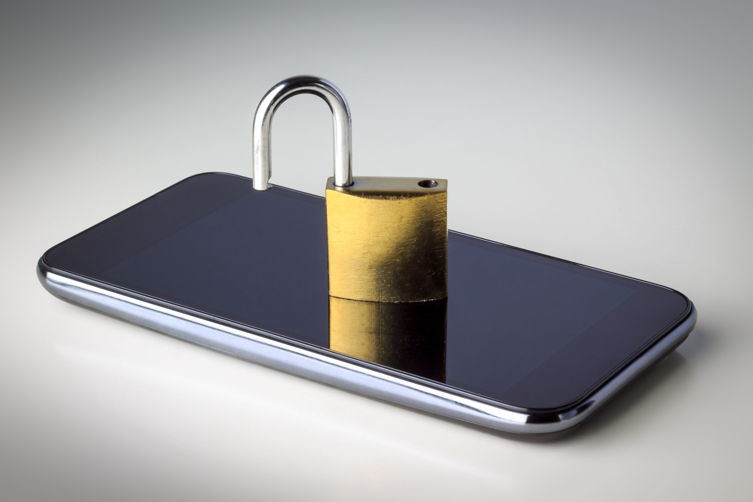 Why You Might Want to Consider a Phone Unlocking Service