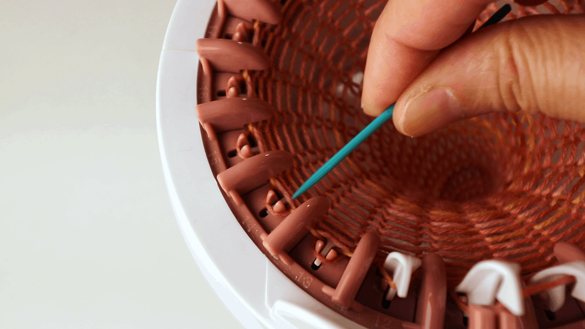 How to use sentro knitting machine