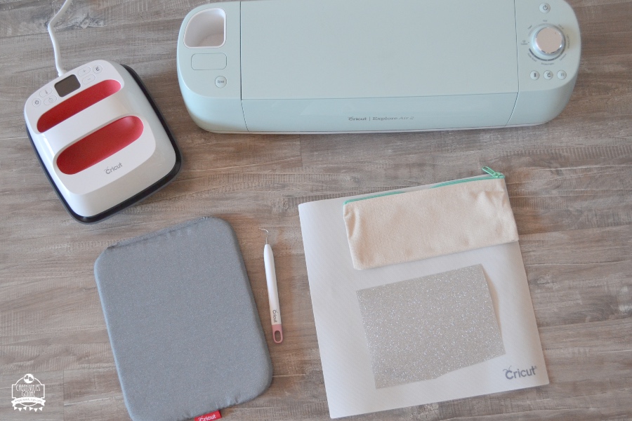 How to Customize a Plain Makeup Bag with the Cricut EasyPress 2