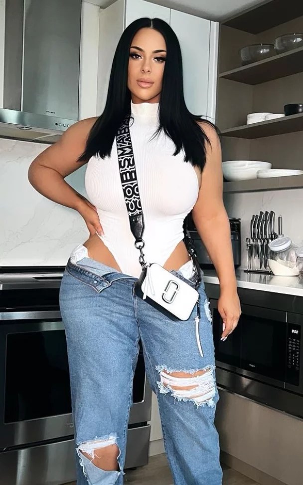 Gemma Walshe: Busty British | @iamgemstar OnlyFans Review (Leaks, Nudes