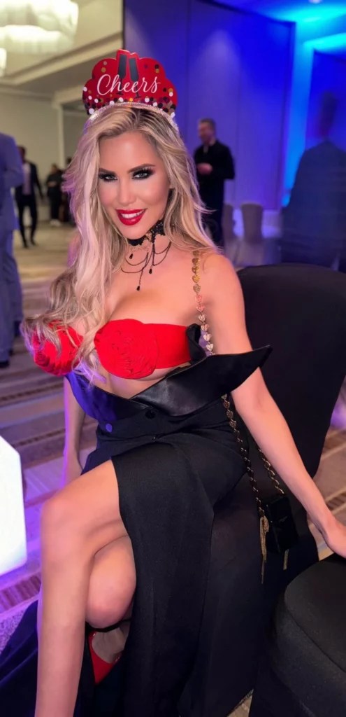 Caitlin Bell: Big Tits Latina Babe | @caitlinisnaughty arayne OnlyFans Review (Leaks, Videos