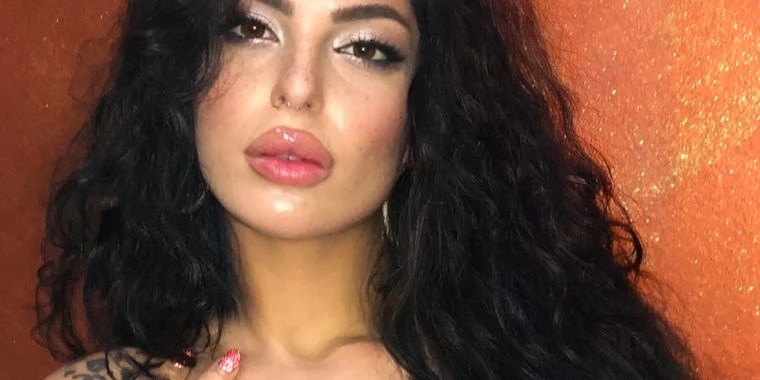 Roberta OnlyFans | @fujiko94 review (Leaks, Videos, Nudes)