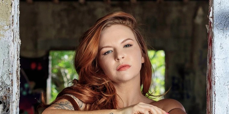 Christina OnlyFans | @shes_red_hot review (Leaks, Videos, Nudes)