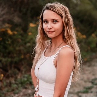 Alaina Marie OnlyFans | @alainq review (Leaks, Videos, Nudes)