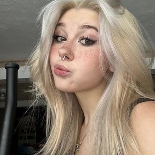 Alyssa OnlyFans | @alyssaleo review (Leaks, Videos, Nudes)