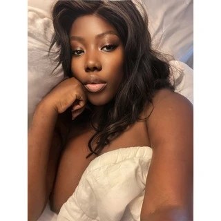 Sexting, role play, customs, videocalls OnlyFans | @camillabangs review