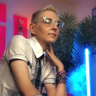 EMILY ELLA OnlyFans | @emilyella review (Leaks, Videos, Nudes)