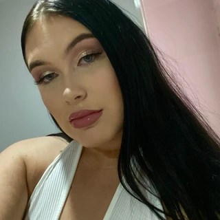 Emily OnlyFans | @emilyy_xxx review (Leaks, Videos, Nudes)