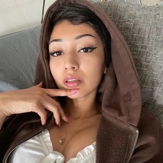 Evelyn OnlyFans | @evelyntoes review (Leaks, Videos, Nudes)
