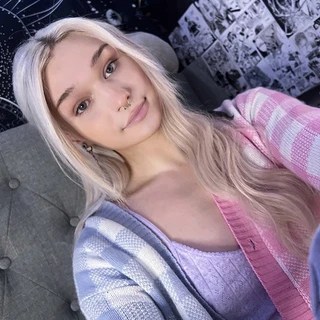 𝘦𝘷𝘪𝘦 OnlyFans | @eviewish review (Leaks, Videos, Nudes)