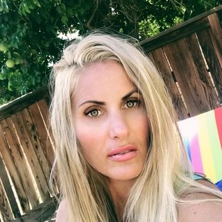 Jeanne Marie OnlyFans | @jeannielom review (Leaks, Videos, Nudes)