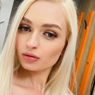 Sexy Norwegian Blonde Hottie OnlyFans | @leahgonnacrema review (Leaks