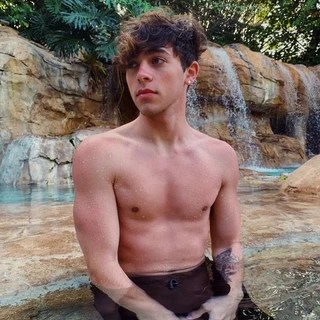 MIKEY OnlyFans | @mikeybarone review (Leaks, Videos, Nudes)