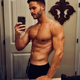 Noah Bloom OnlyFans | @noahbloom review (Leaks, Videos, Nudes)