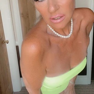 Sultryanna OnlyFans | @sultryanna review (Leaks, Videos, Nudes)