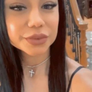 Roxanne OnlyFans | @tippeytoes review (Leaks, Videos, Nudes)