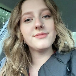 Emily OnlyFans | @xmxlydxwn review (Leaks, Videos, Nudes)