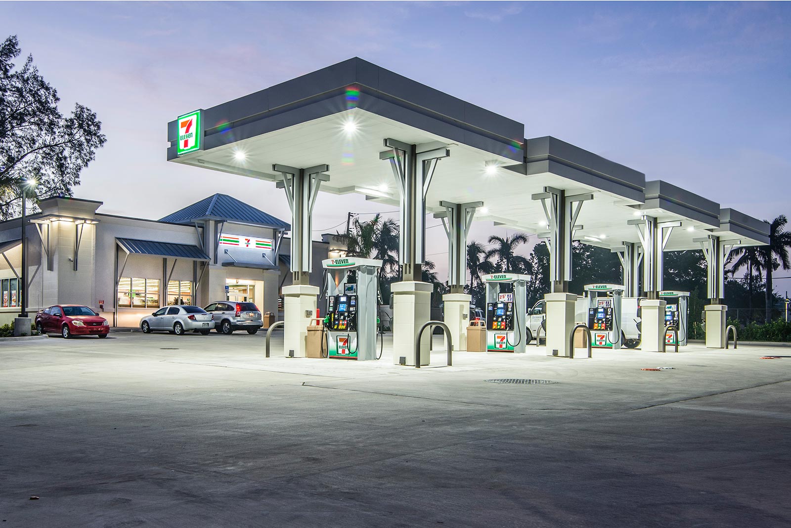 Creighton Construction & Development completes 7Eleven store in Naples