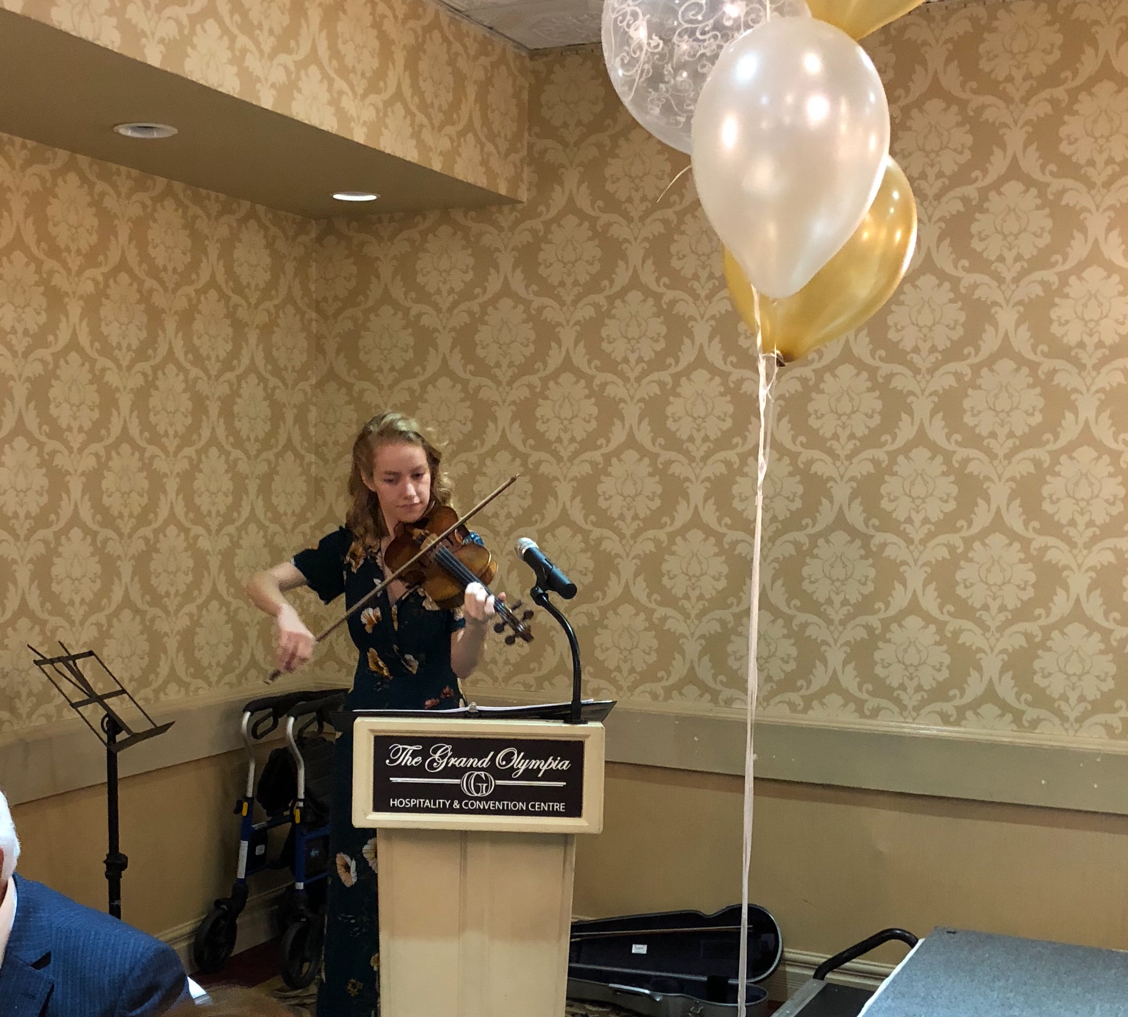 Hire Amy Pinkus Violinist in Oshawa, Ontario