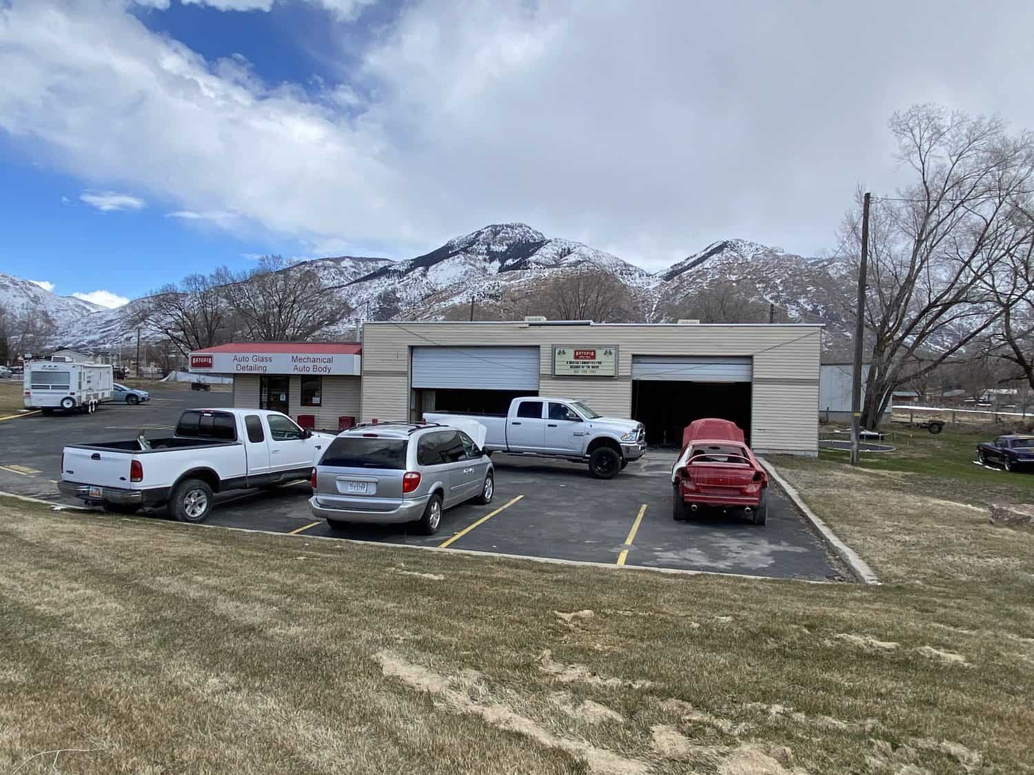 746 N Harrisville Rd, Harrisville UT 84404 Crest Realty