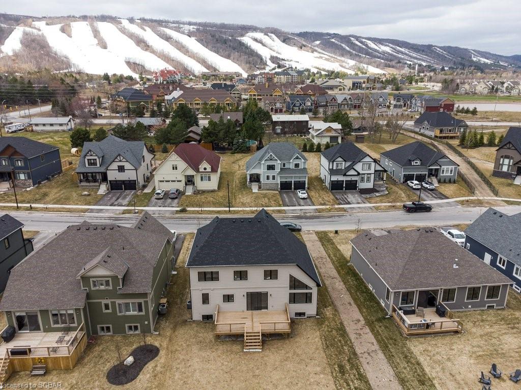 Crestview Estates Bungalows in Blue Mountain Collingwood